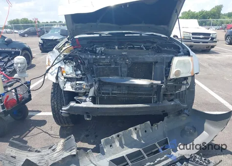 2015 Nissan Xterra Pro-4X z USA, uszkodzony, nr VIN 5N1AN0NW8FN658403